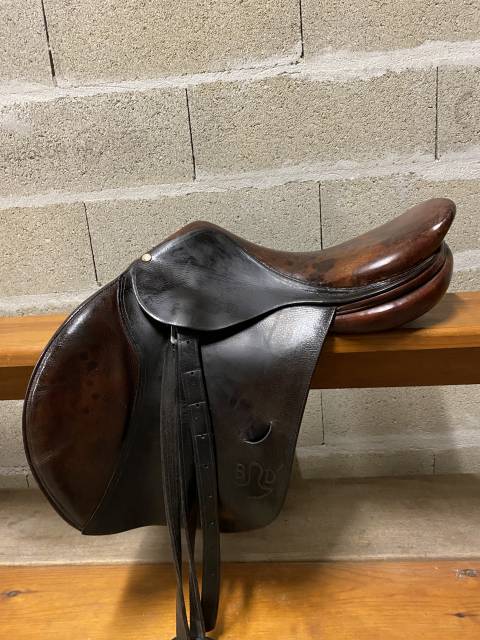 Sella da salto ostacoli Delgrange  17" - 2005