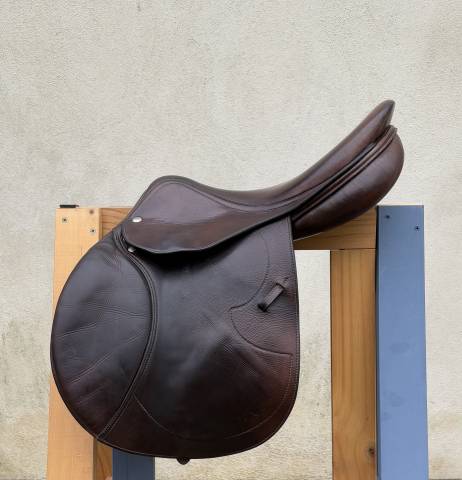 Sella da salto ostacoli Equipe  17" - 2015