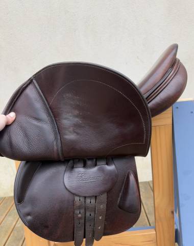 Sella da salto ostacoli Equipe  17" - 2015