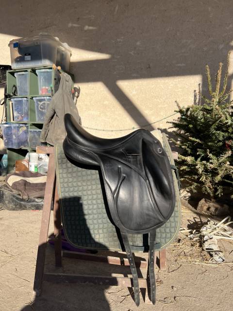Sella da dressage Devoucoux  18" - 2018