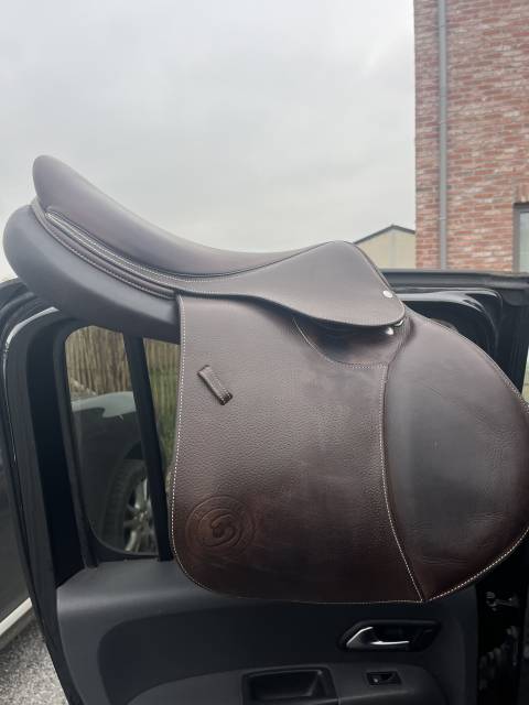 Sella da salto ostacoli Forestier  18" - 2024