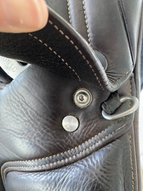 Sella da salto ostacoli Ikonic  17" - 2019