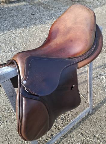 Sella da salto ostacoli Antarès  17" - 2013