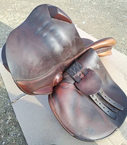 Sella da salto ostacoli Antarès  17" - 2013