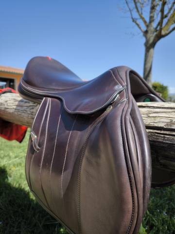 Sella da salto ostacoli Equipe  17.5" - 2023