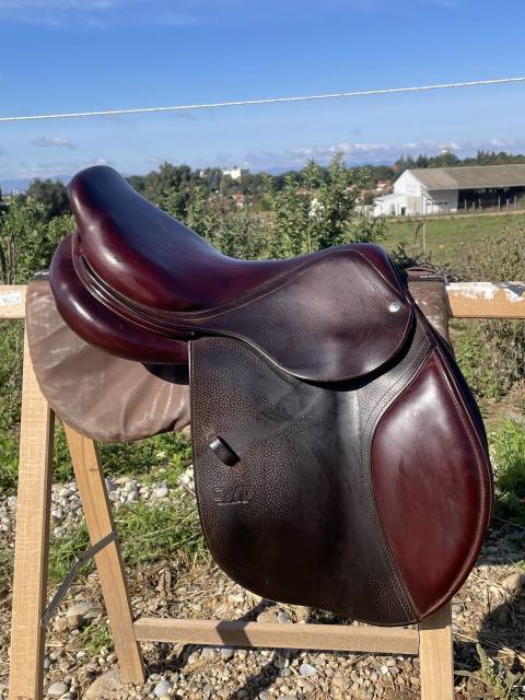 Sella da salto ostacoli CWD  17" - 2015