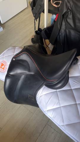 Sella da dressage Childeric  17.5" - 2019