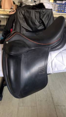 Sella da dressage Childeric  17.5" - 2019