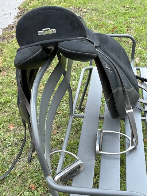 Sella da dressage Wintec  16.5" - 2018
