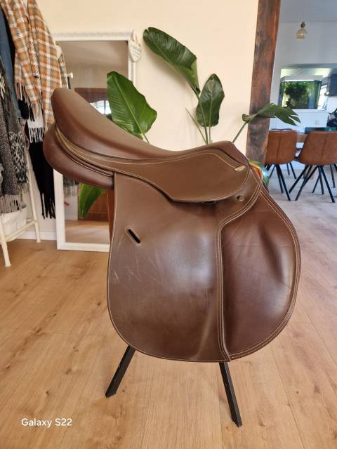 Sella da salto ostacoli Tekna  17" - 2018