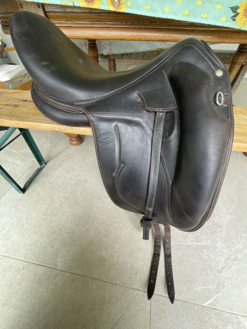 Sella da dressage Devoucoux  18" - 2010