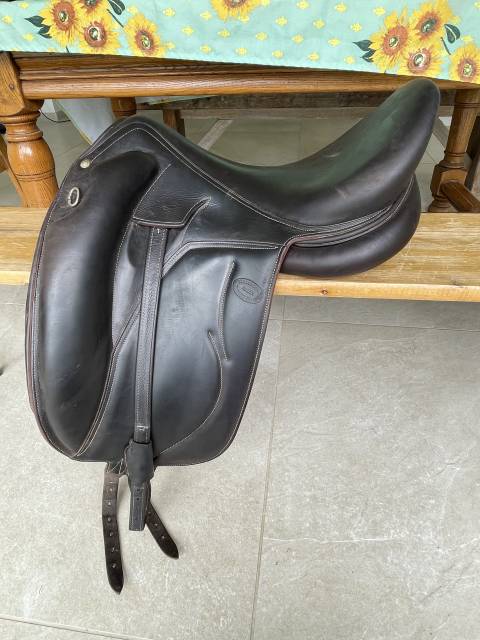 Sella da dressage Devoucoux  18" - 2010