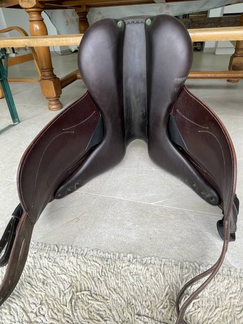 Sella da dressage Devoucoux  18" - 2010