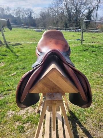 Sella da salto ostacoli Hervé Godignon  17.5" - 2005