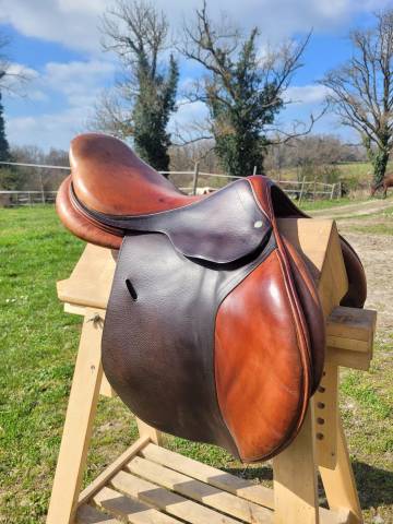 Sella da salto ostacoli Hervé Godignon  17.5" - 2005