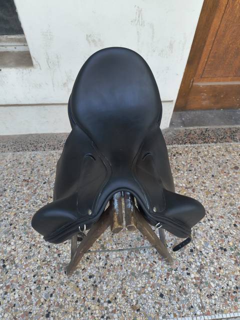 Sella da dressage Childeric DJO 17.5" - 2023