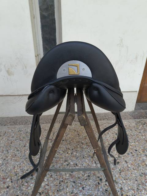 Sella da dressage Childeric DJO 17.5" - 2023