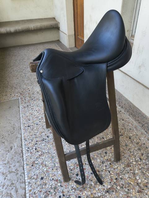 Sella da dressage Childeric DJO 17.5" - 2023