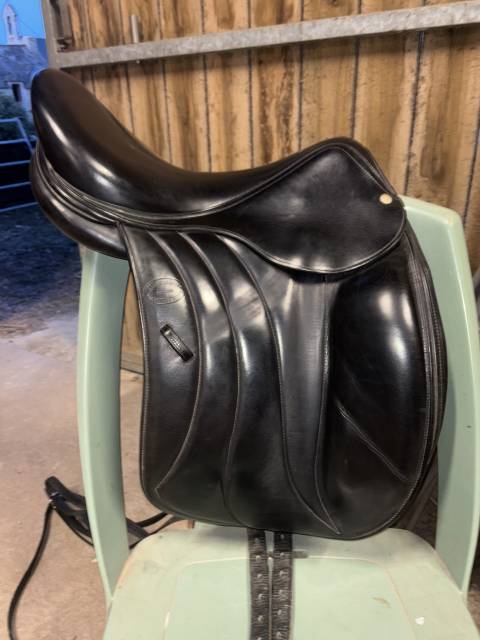 Sella da dressage Devoucoux  17.5" - 2006