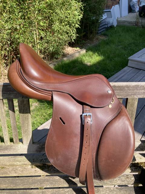 Sella da salto ostacoli Eric Thomas  16.5" - 2022