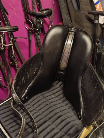 Sella da dressage Devoucoux  18" - 2022