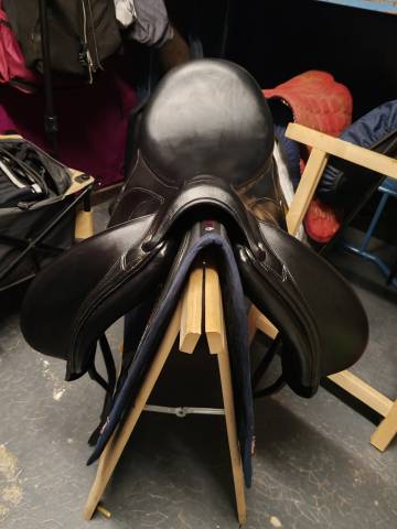 Sella da dressage Devoucoux  18" - 2022