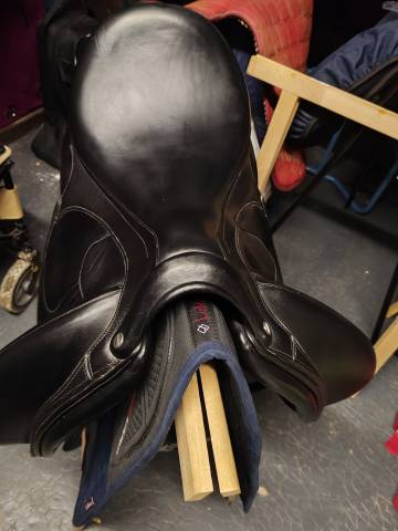Sella da dressage Devoucoux  18" - 2022