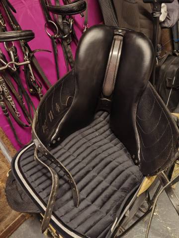 Sella da dressage Devoucoux  18" - 2022