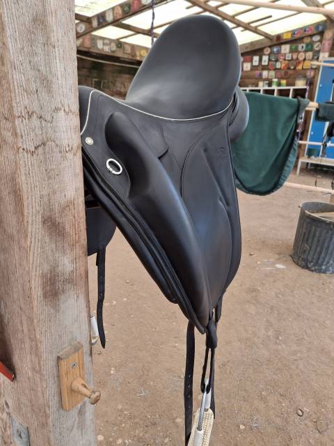 Sella da dressage Devoucoux  17.5" - 2015