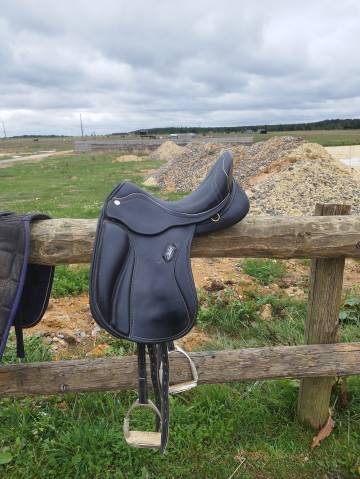 Sella da dressage Zaldi  17.5" - 2020