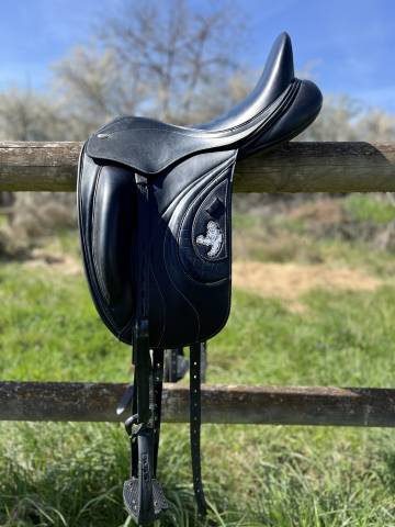 Sella da dressage Fairfax  17.5" - 2022