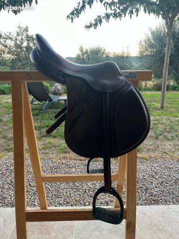 Sella da salto ostacoli Antarès  17" - 2018