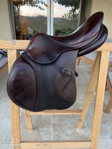 Sella da salto ostacoli Antarès  17" - 2018