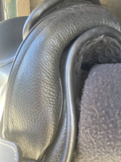 Sella da dressage Barefoot   17.5" - 2024