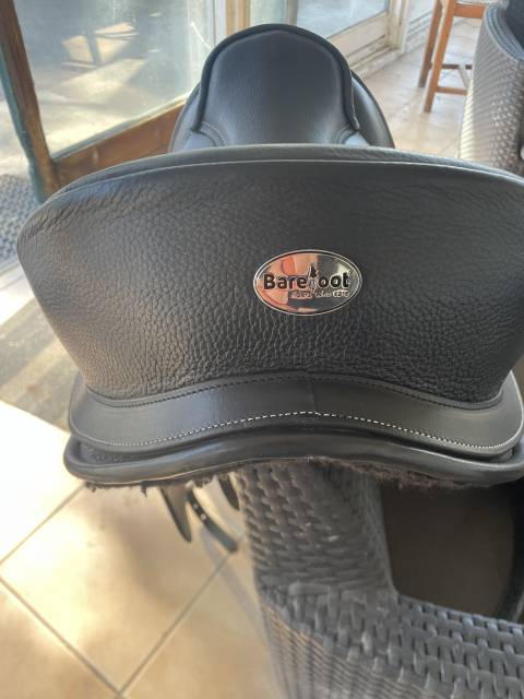 Sella da dressage Barefoot   17.5" - 2024