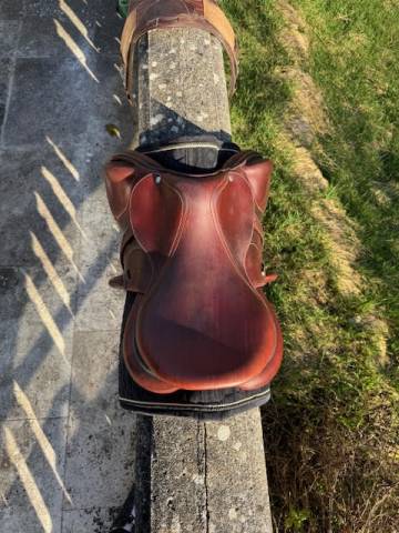 Sella da salto ostacoli Devoucoux  17.5" - 2022