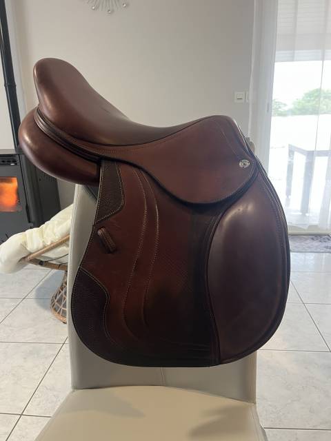 Sella da salto ostacoli CWD  17" - 2022