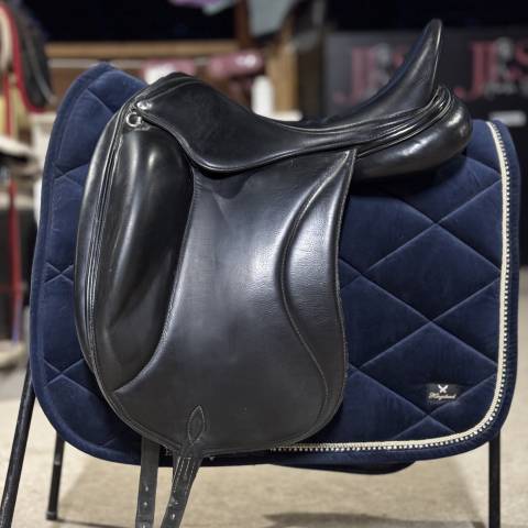 Sella da dressage   17" - 2015