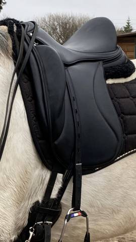 Sella da dressage   17" - 2015
