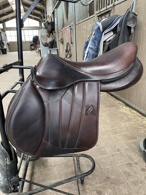 Sella da salto ostacoli Forestier  17.5" - 2022