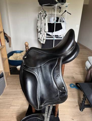 Sella da dressage Forestier  17" - 2014