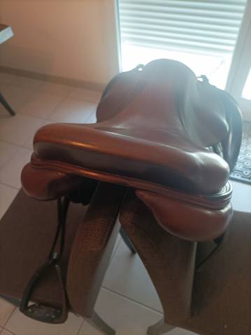 Sella da salto ostacoli CWD  17.5" - 2012