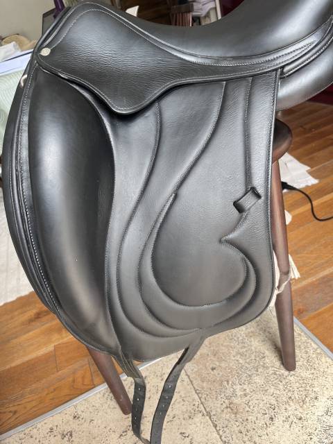 Sella da dressage Antarès  17" - 2015