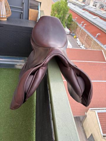 Sella da salto ostacoli Stubben  19" - 2025