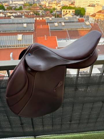 Sella da salto ostacoli Stubben  19" - 2025