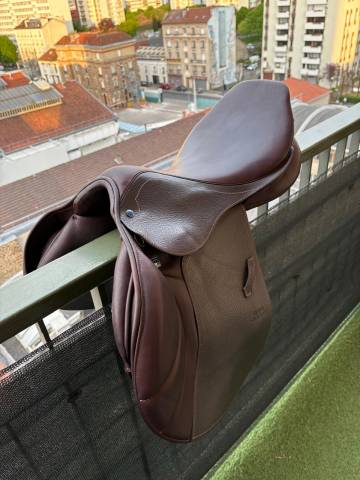 Sella da salto ostacoli Stubben  19" - 2025