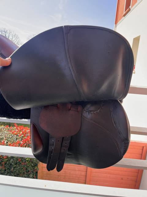 Sella da salto ostacoli Butet  17.5" - 2018