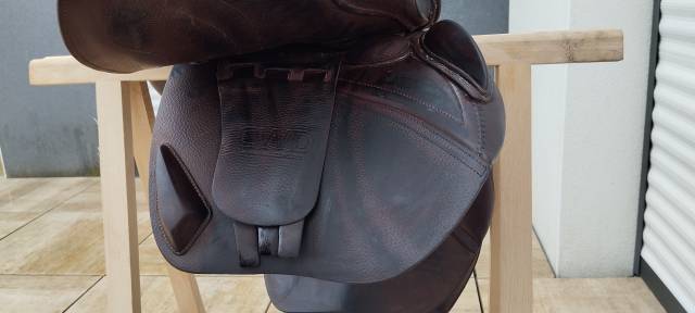 Sella da salto ostacoli CWD  18" - 2016