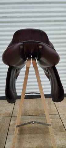 Sella da salto ostacoli CWD  18" - 2016