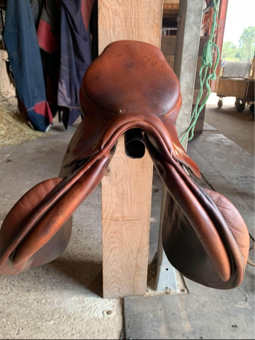 Sella da salto ostacoli Belloir  17.5" - 2005